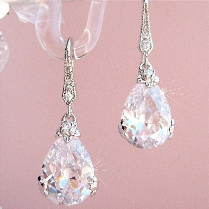 WW | Wedding Drop Earrings in Pear Shape For Wedding