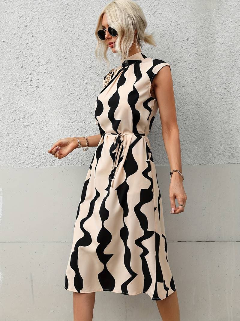 WW | Kleid Ärmellos Hoher Kragen Verstellbare Taille Knielang Elegantes Design