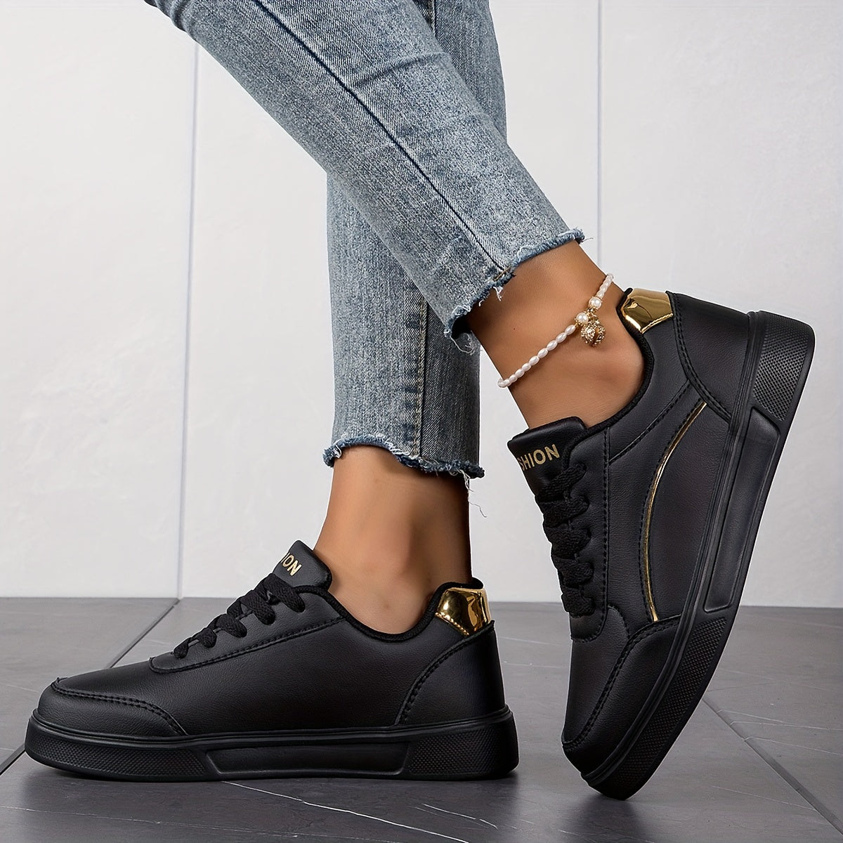 WW | Damen Sneaker in Einfarbiger Ausführung Mit Schnürsenkeln Und Weicher Sohle