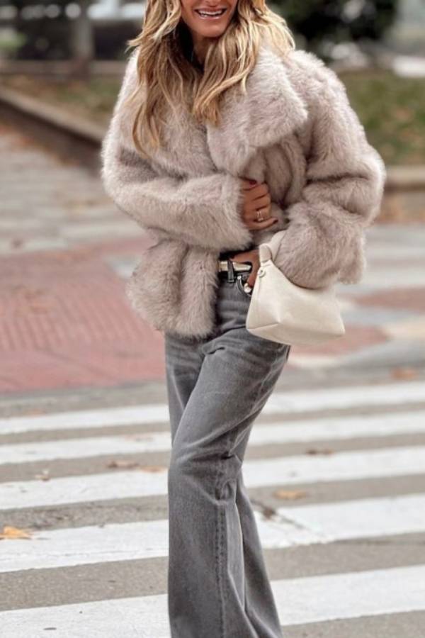 WW | short fashionable fox fur coat