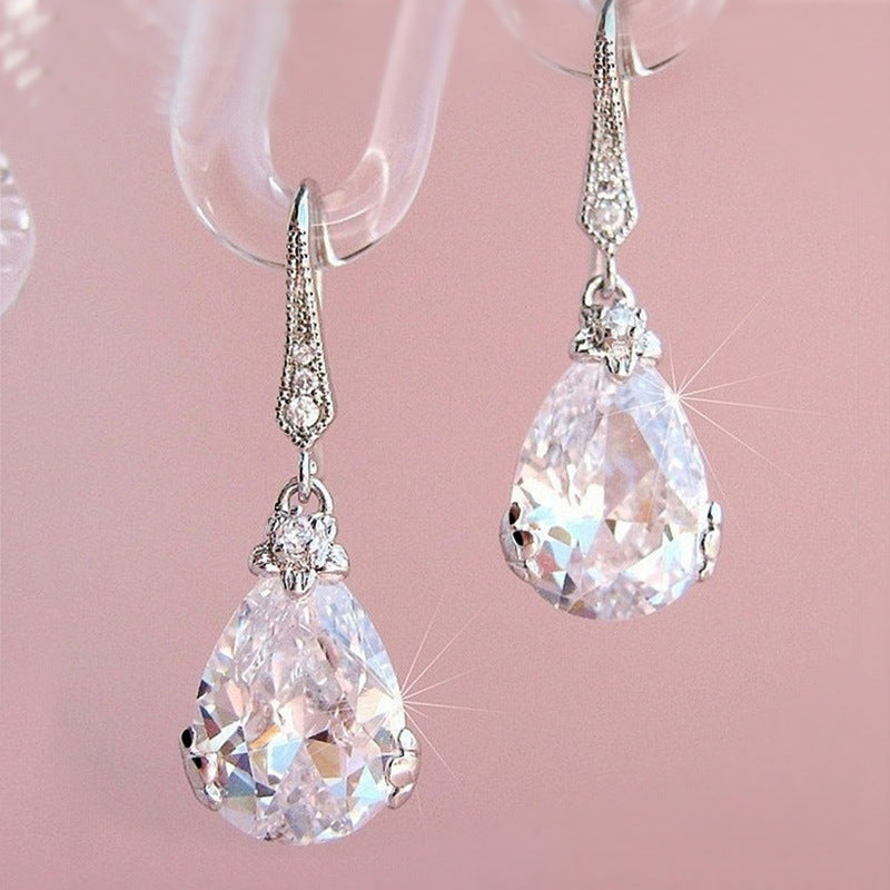 WW | Wedding Drop Earrings in Pear Shape For Wedding