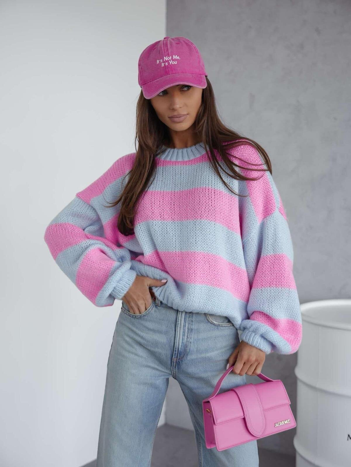 WW | Light, airy knitted sweater with loose-fitting sleeves