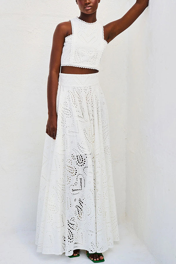 Two-piece embroidered set with long high-waisted skirt with pockets