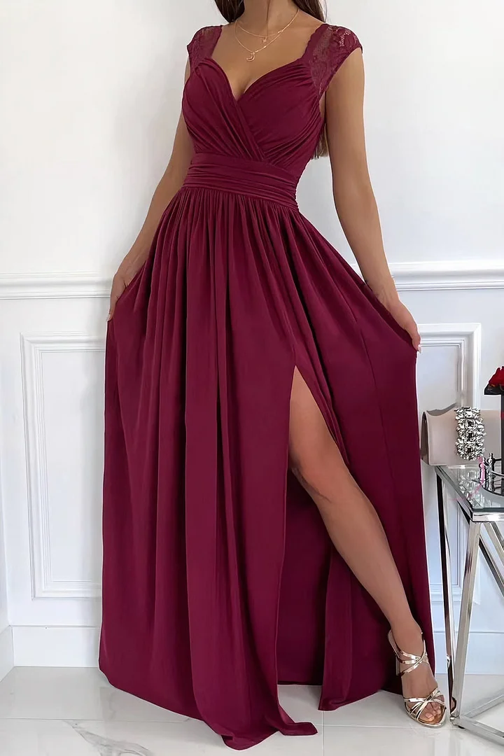 Malena – Ärmelloses Spitzenkleid mit Schlitz am Saum und Rückenausschnitt