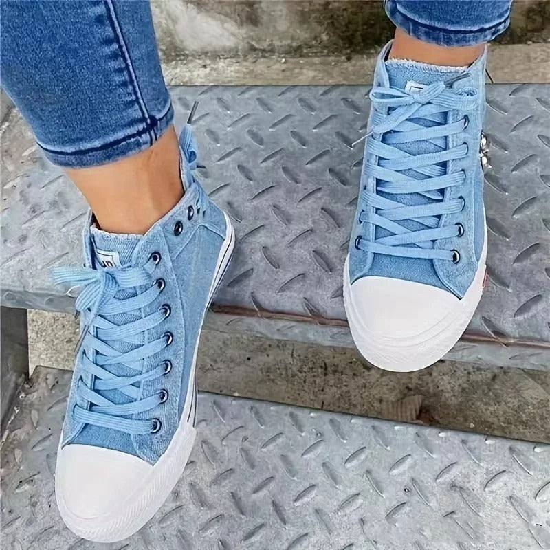 WW | Urban Sneaker Look mit Jeans und Reißverschluss