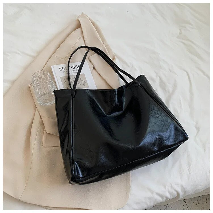 WW - Retro Leather Shoulder Bag