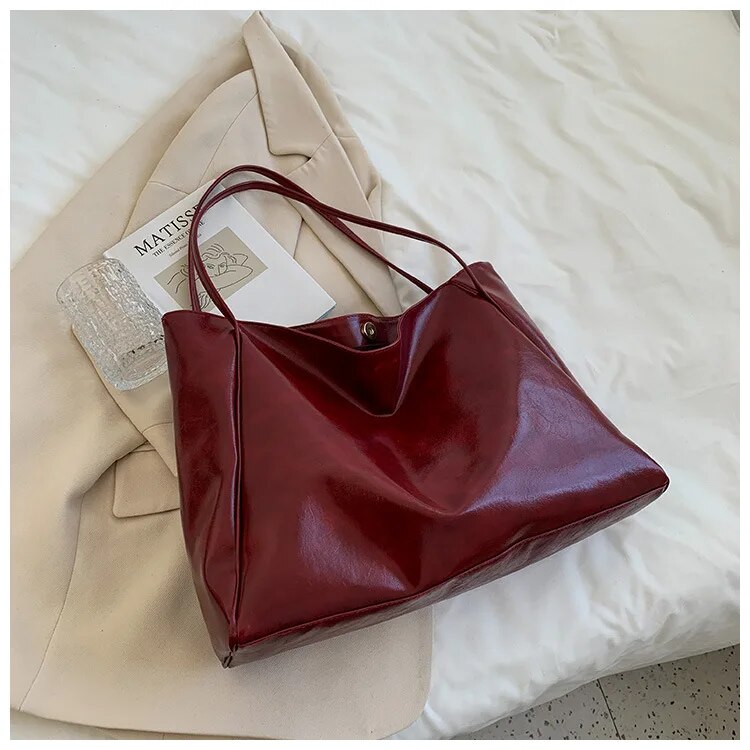WW - Retro Leather Shoulder Bag