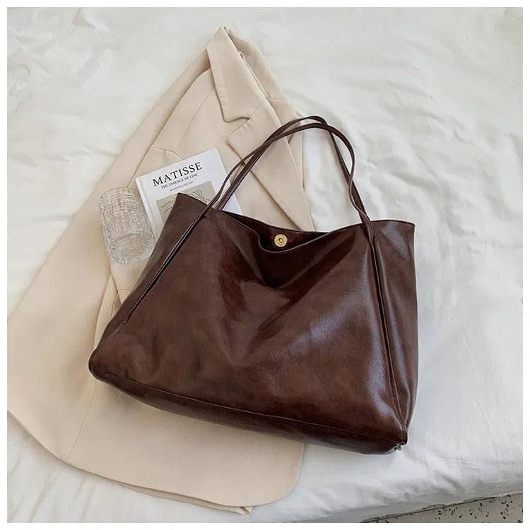 WW - Retro Leather Shoulder Bag