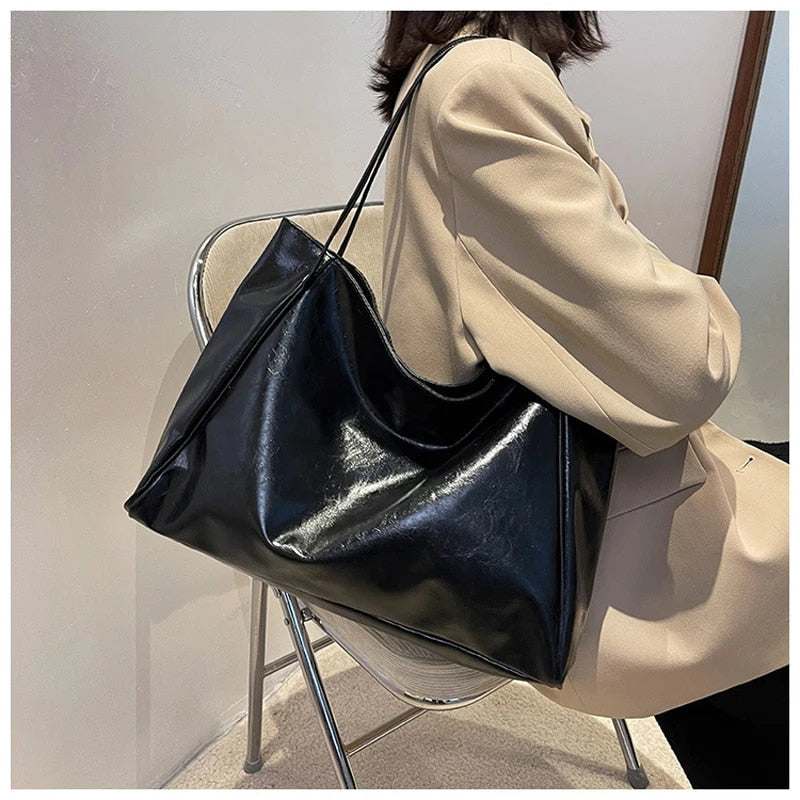 WW - Retro Leather Shoulder Bag
