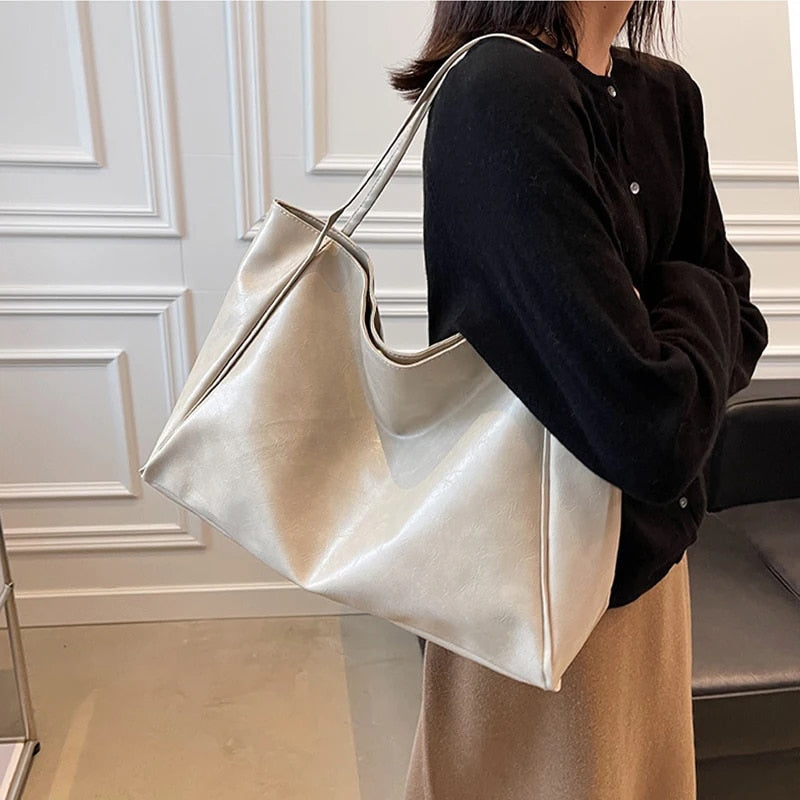 WW - Retro Leather Shoulder Bag