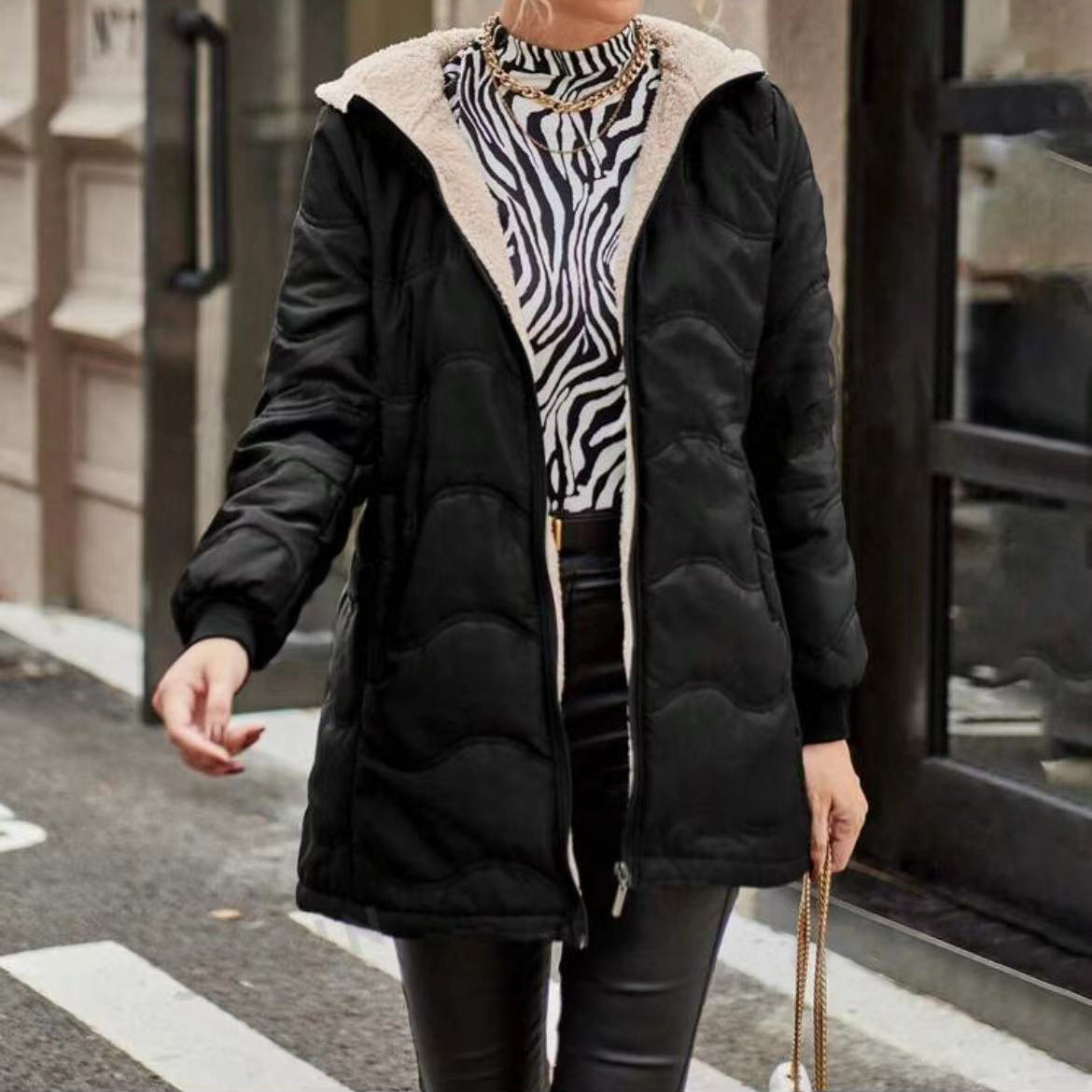 WW | Damen Slim Fit Gewatteeter Trenchcoat mit Kapuzen Design