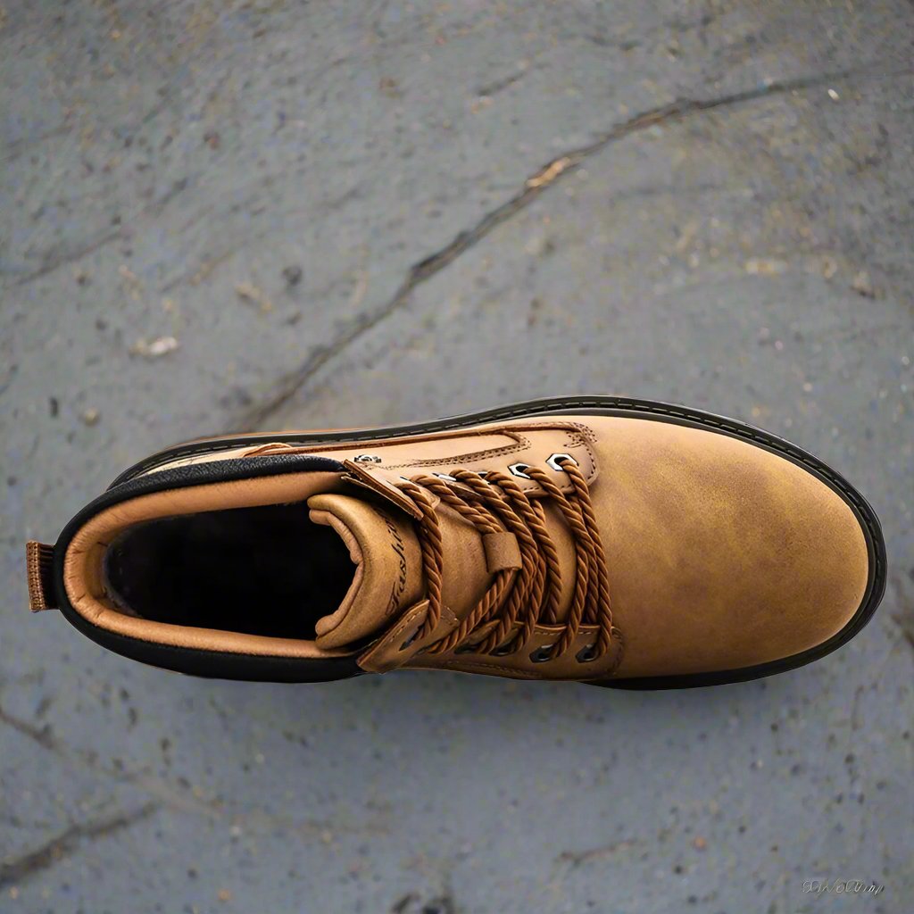 WW | Leather lacing Robust rubber sole Durable and comfortable
