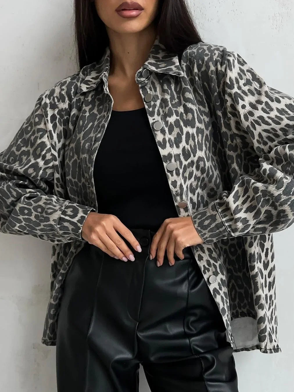 WW | Women's denim jacket with leopard print