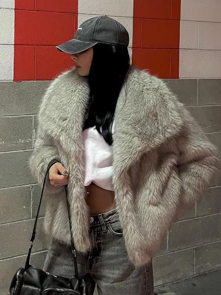 WW | Trendy Faux Fur Coat