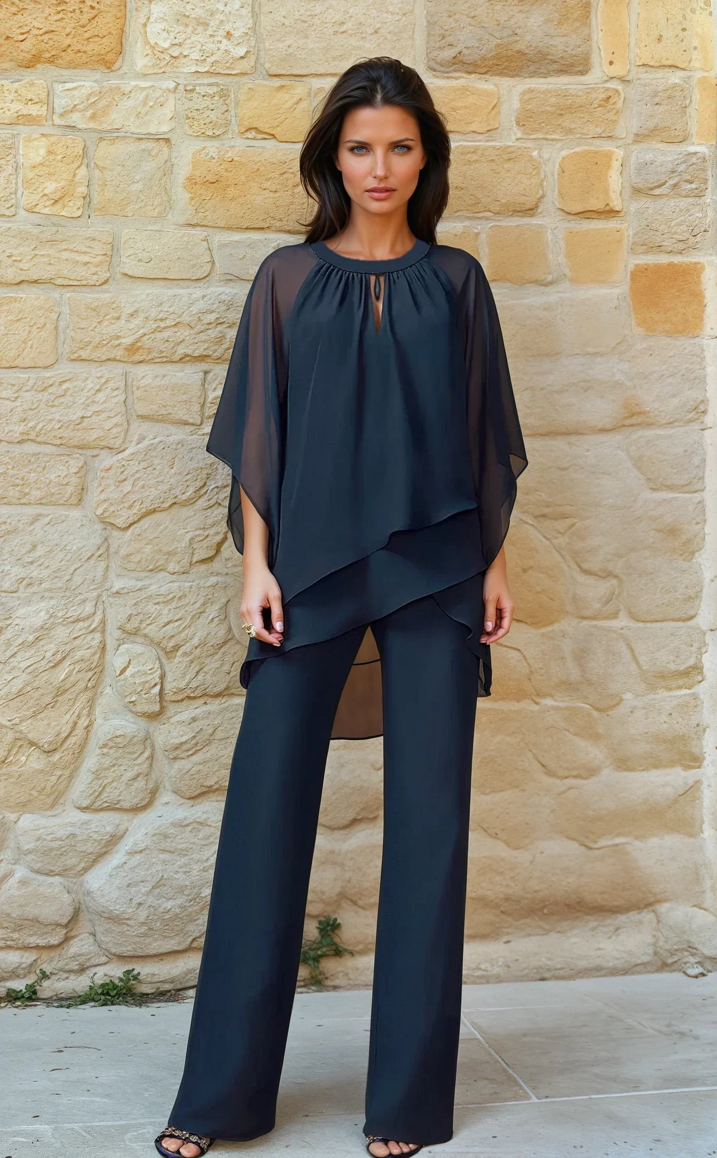 Karla | Two-piece urban set with elegant round neck made of plain chiffon