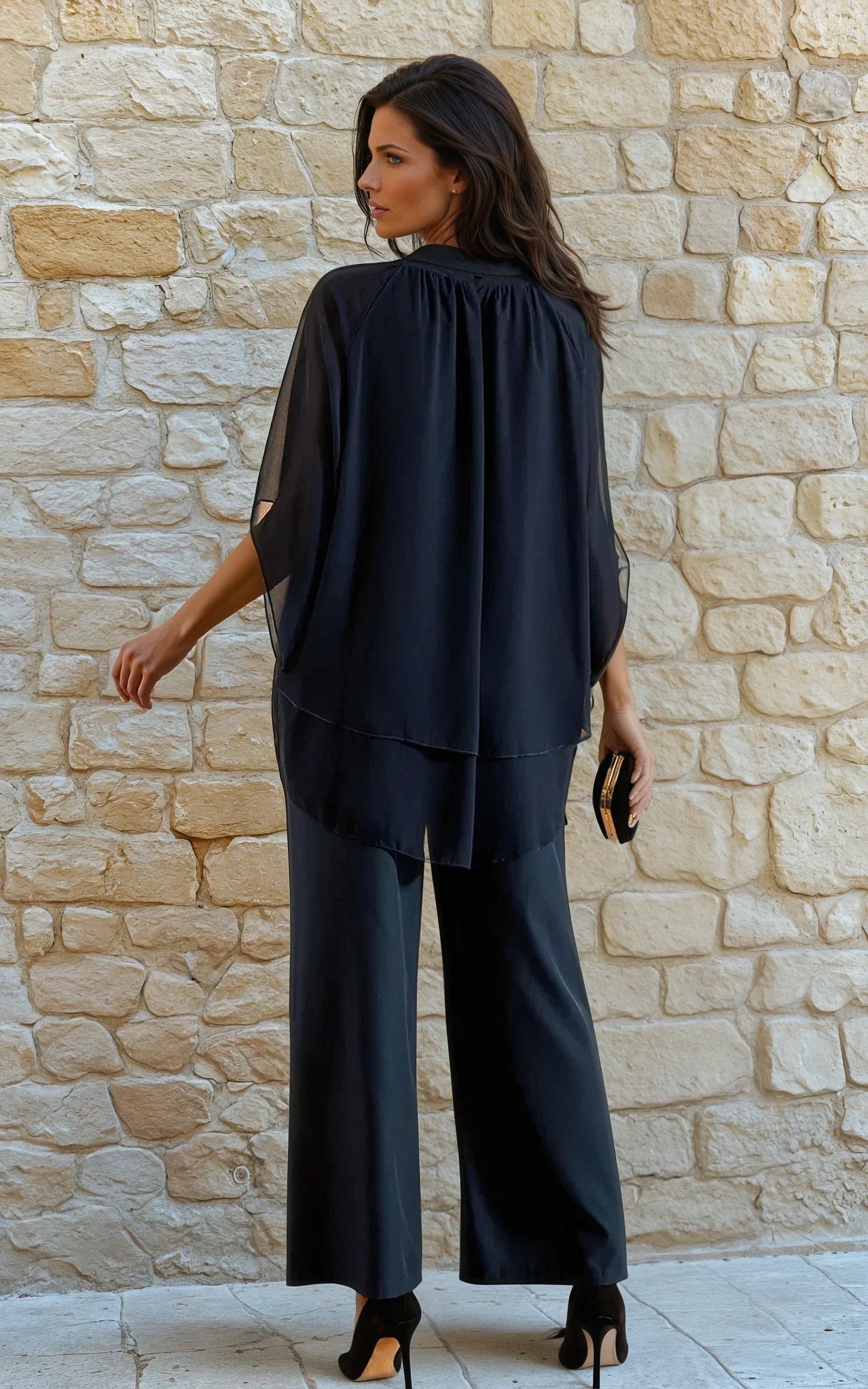 Karla | Two-piece urban set with elegant round neck made of plain chiffon