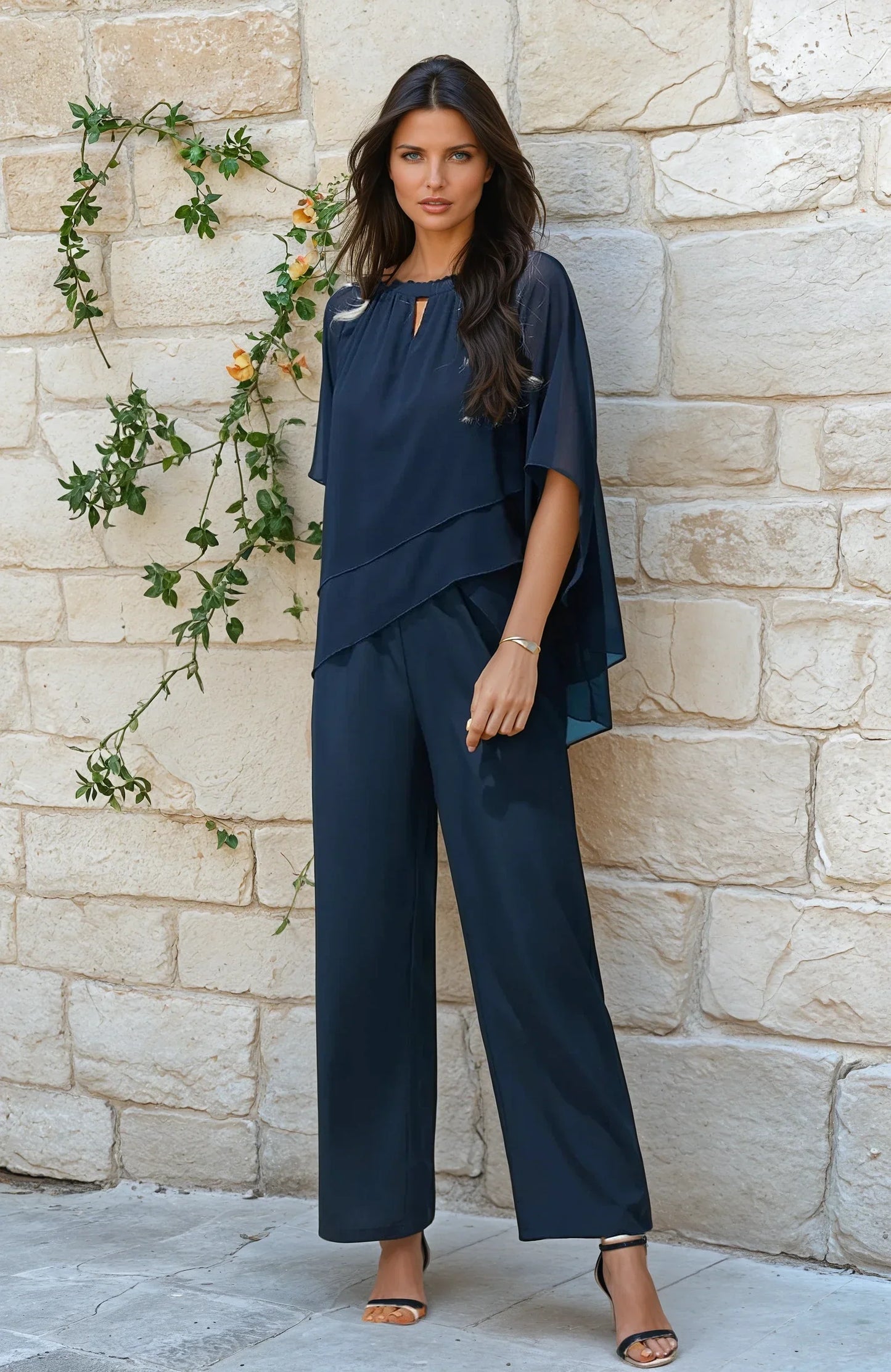 Karla | Two-piece urban set with elegant round neck made of plain chiffon