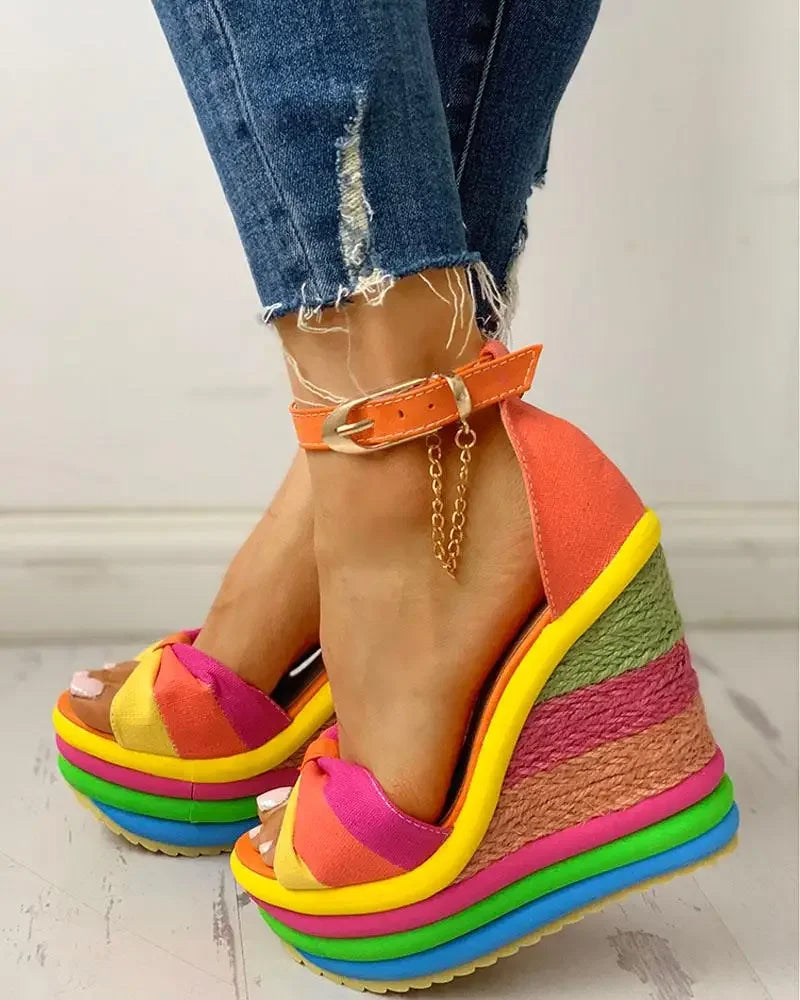 Zenais™ | Lebendige Keilsandalen