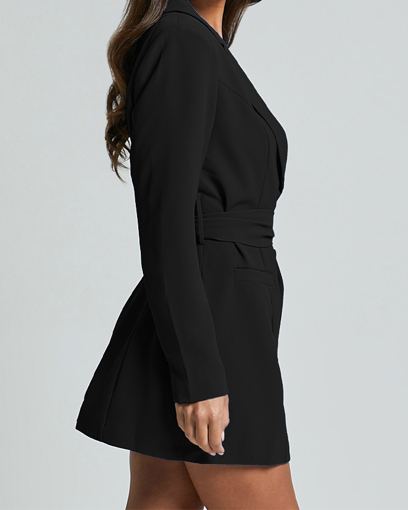 WW | Eine schlank machende Anzugjacke