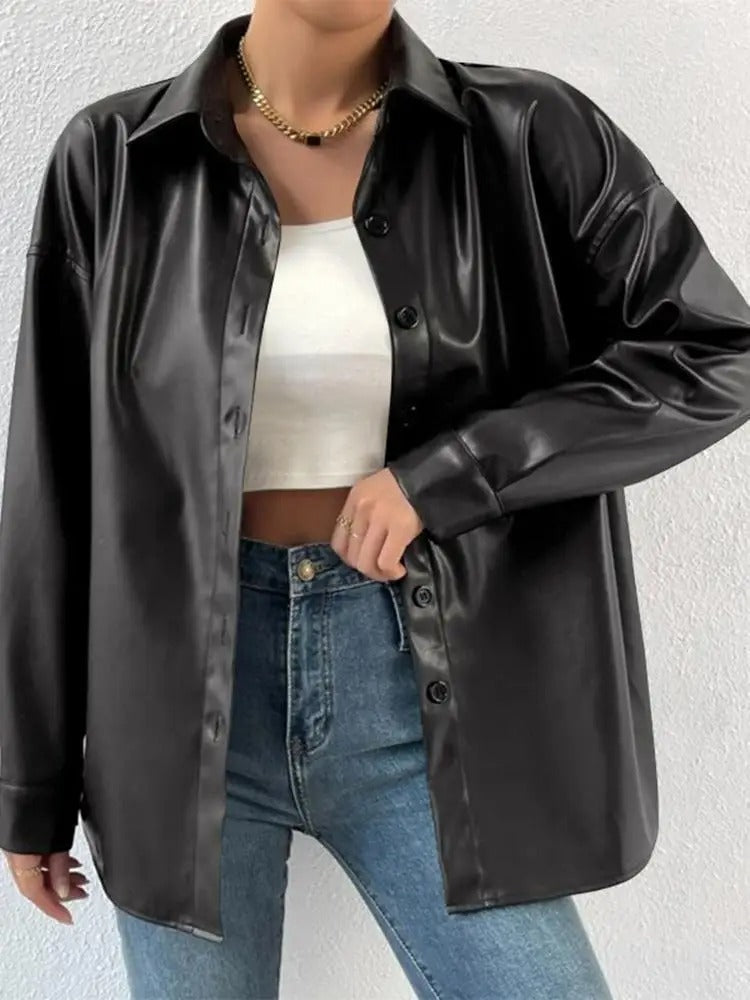 WW | Vintage leather bomber jacket with lapel collar and button closure