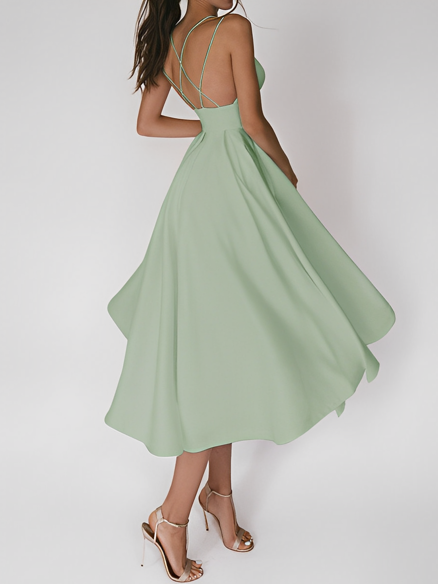 WW | Ein Leichtes Kleid mit Zarten Spaghettiträgern