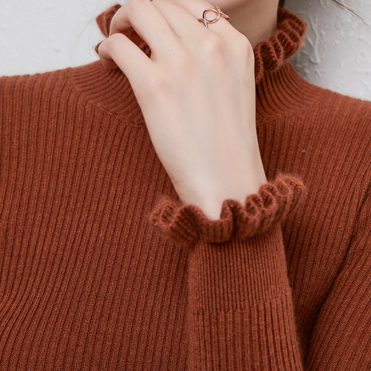 WW | Cozy roll-neck knit sweater with delicate ruffle details