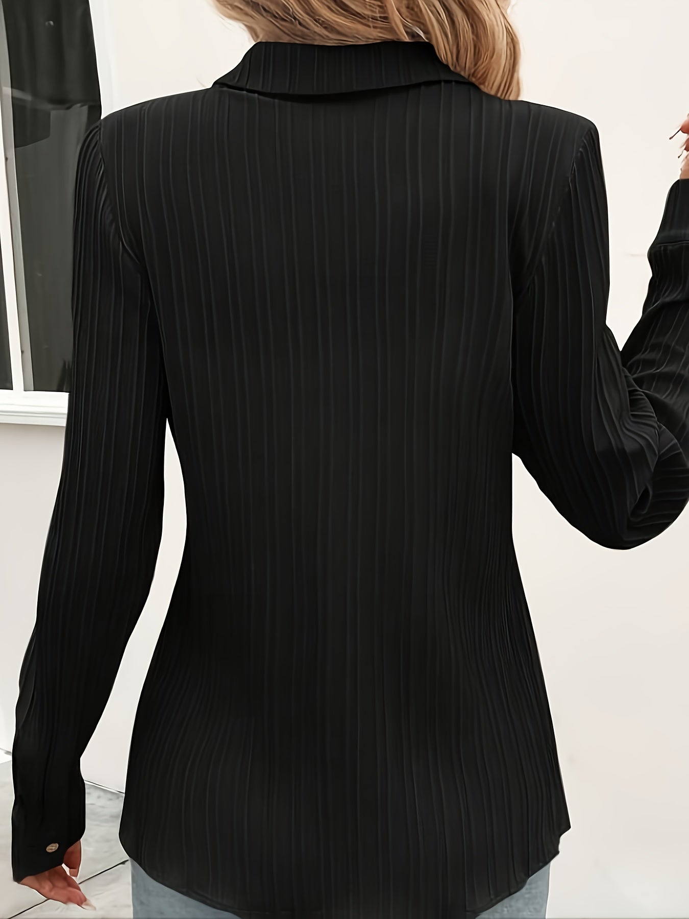 WW | Smooth Button-Up Blouse with Long Sleeves