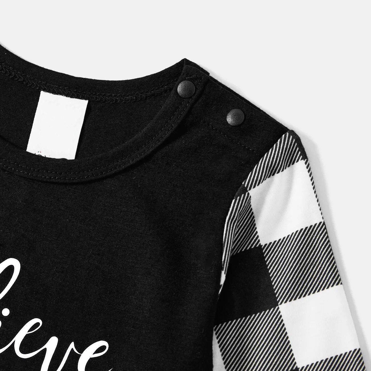 WW | Weihnachtsmütze und 'Believe' Buchstabenprint gemustertes Schwarz-Weiß kariertes Schlafanzug-Set
