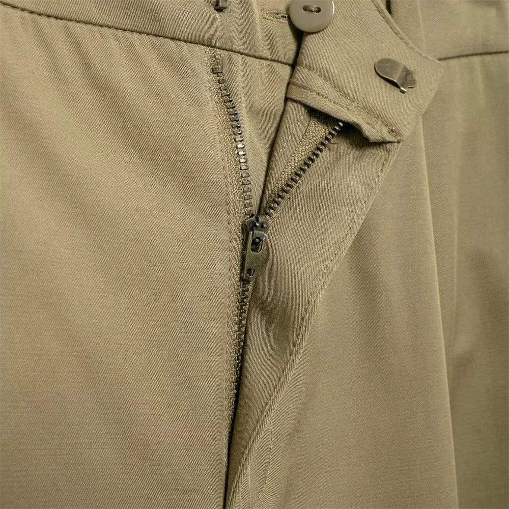 WW | Casual cargo jacket with adjustable straps and pocket accents