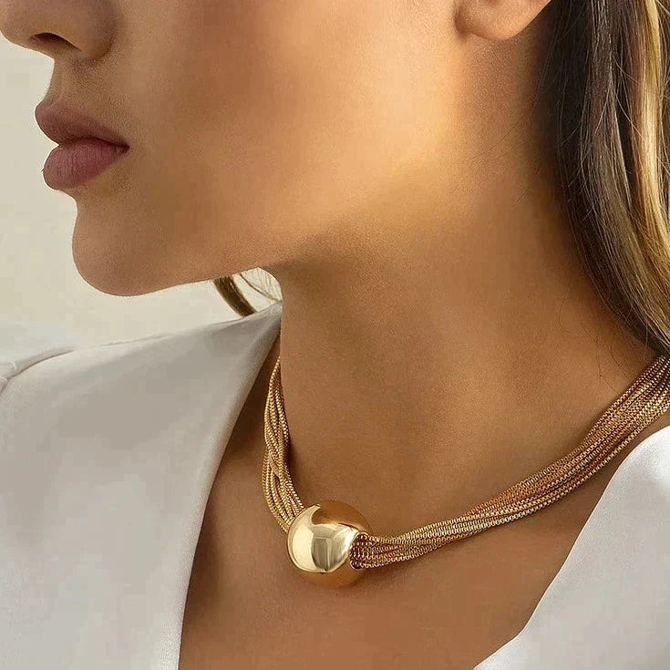WW | Shiny Necklace For A Luxurious Look