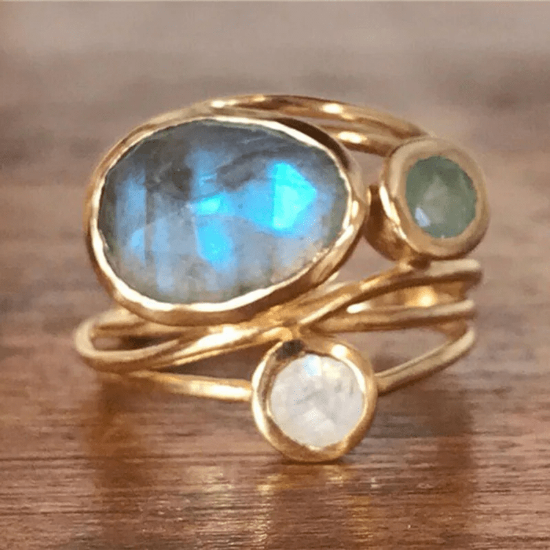 WW | Boho Ring With Crystals