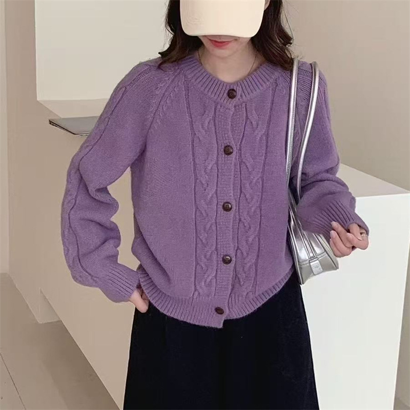 WW | Button-Up Cable Knit Cardigan