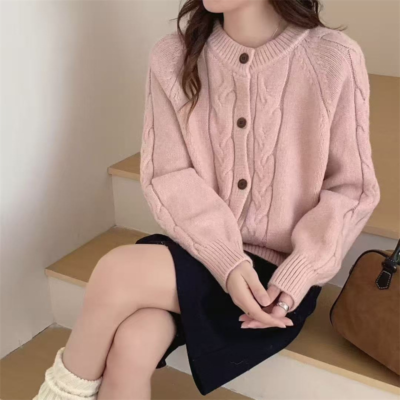WW | Button-Up Cable Knit Cardigan