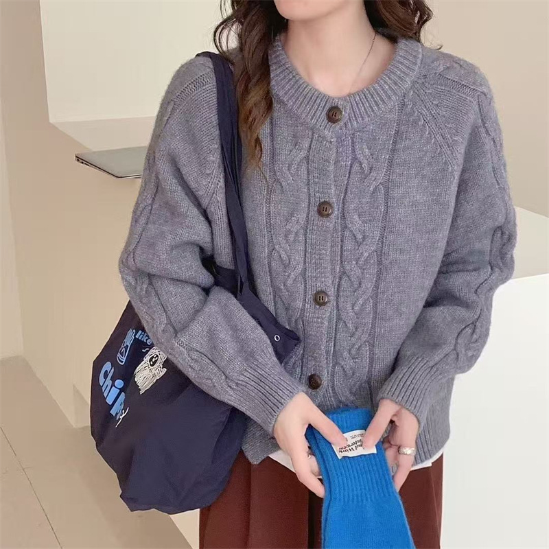 WW | Button-Up Cable Knit Cardigan