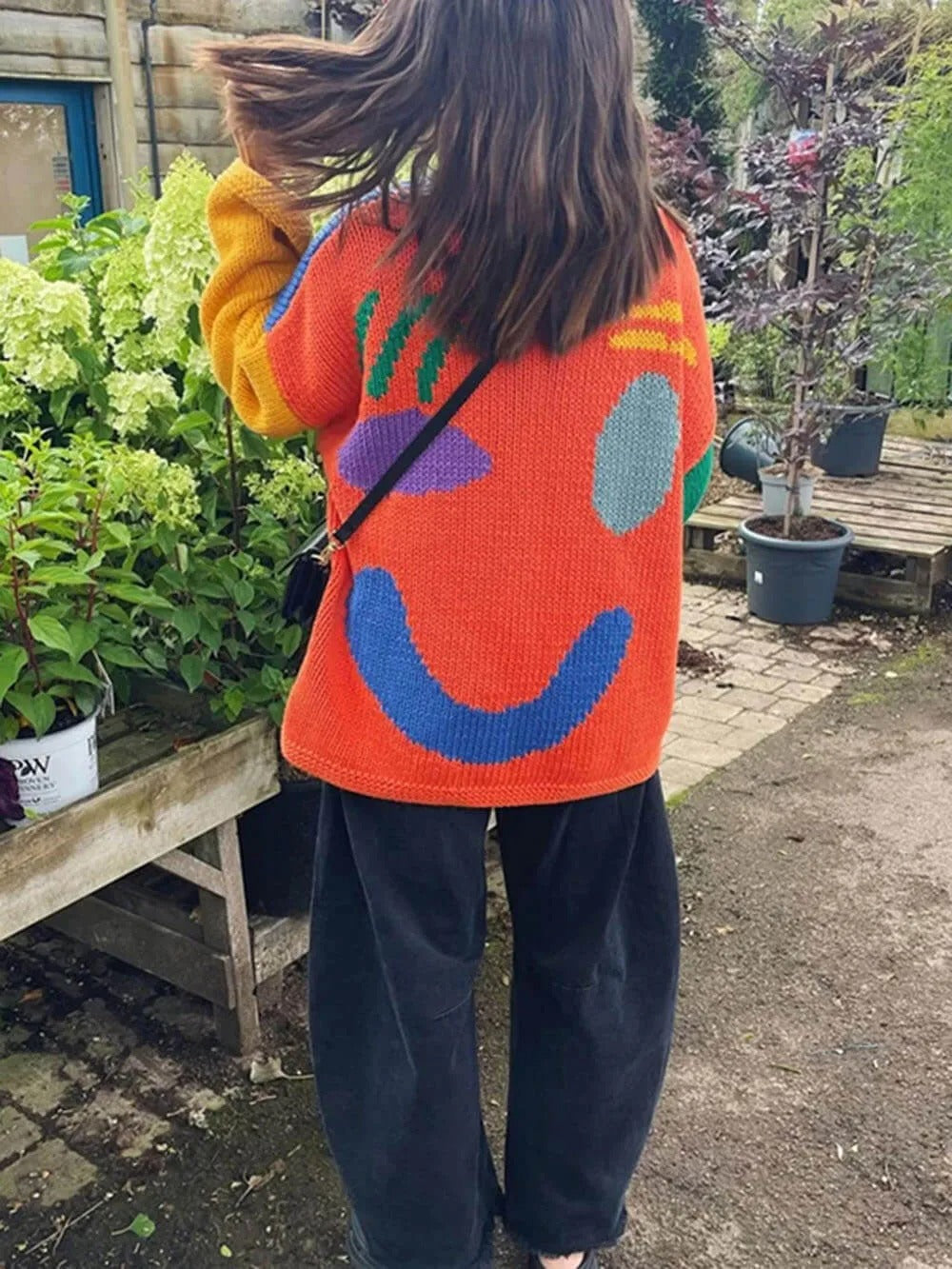 WW | Artist-style knitted sweater - Cozy casual jumper with abstract face pattern
