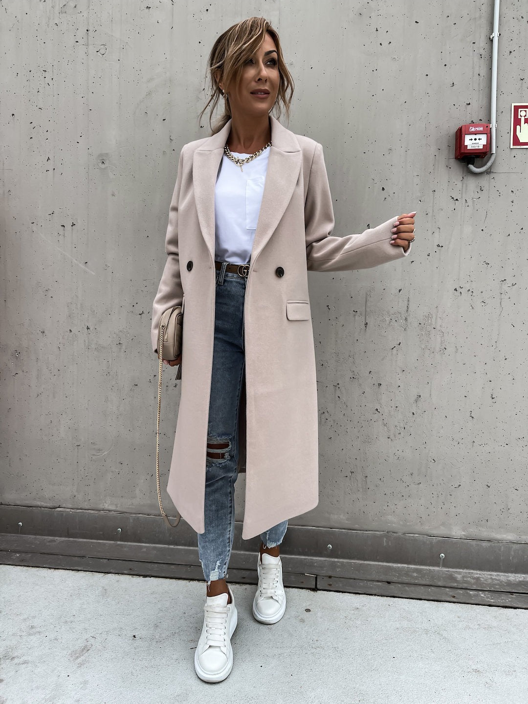 WW | Long wool coat Bespoke Lapel collar Button closure