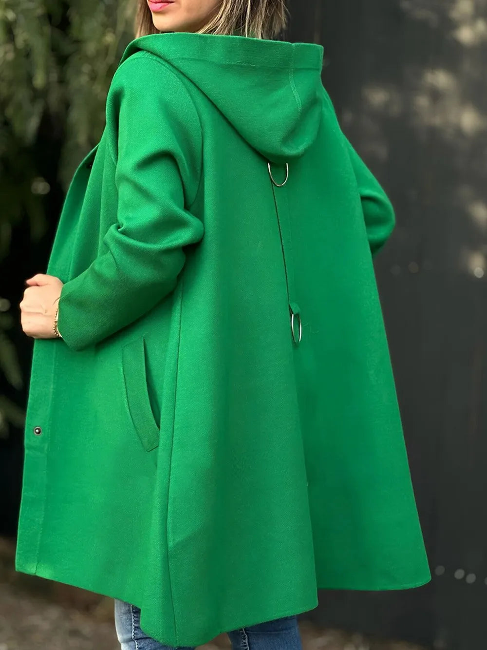 WW | Hooded jacket with V-neck and button closure