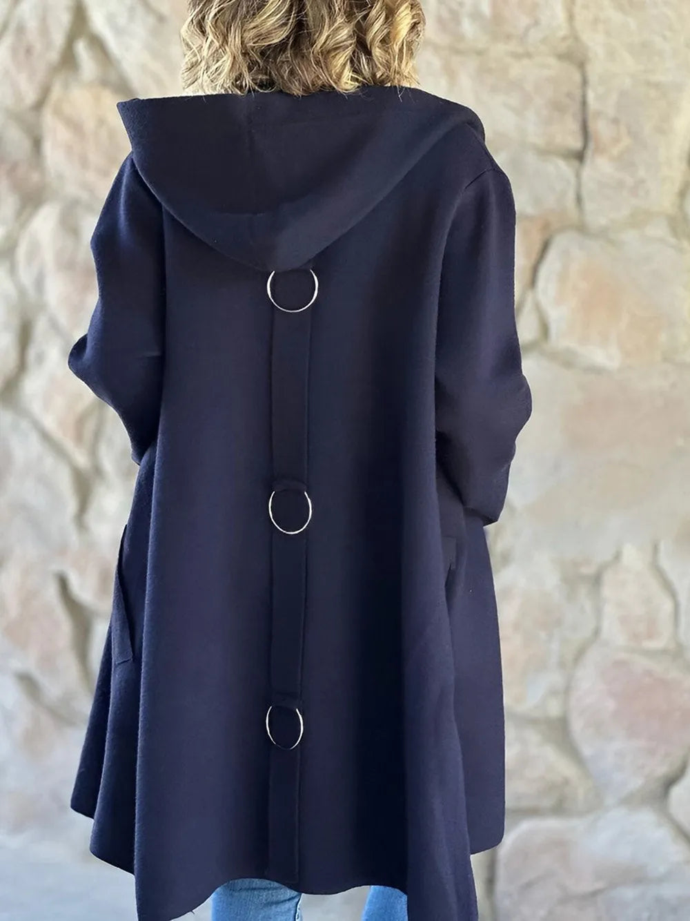 WW | Hooded jacket with V-neck and button closure