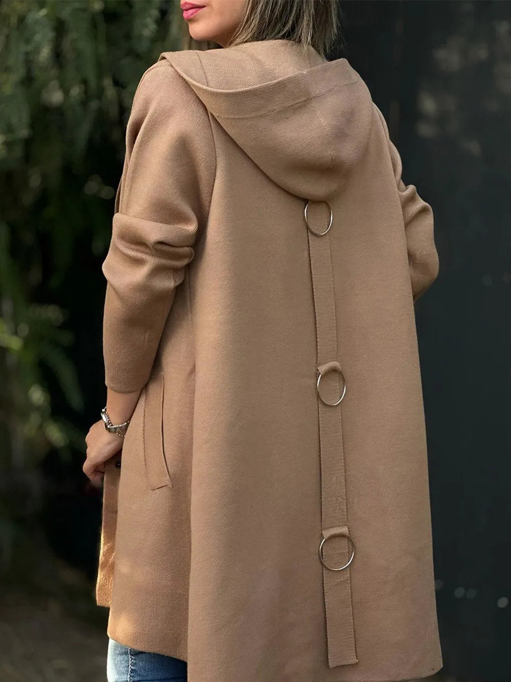WW | Hooded jacket with V-neck and button closure