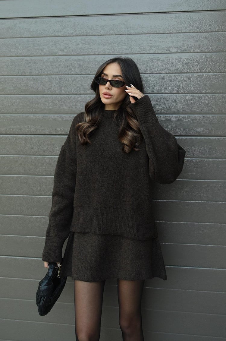 WW | Elegant Sweater and Skirt Set