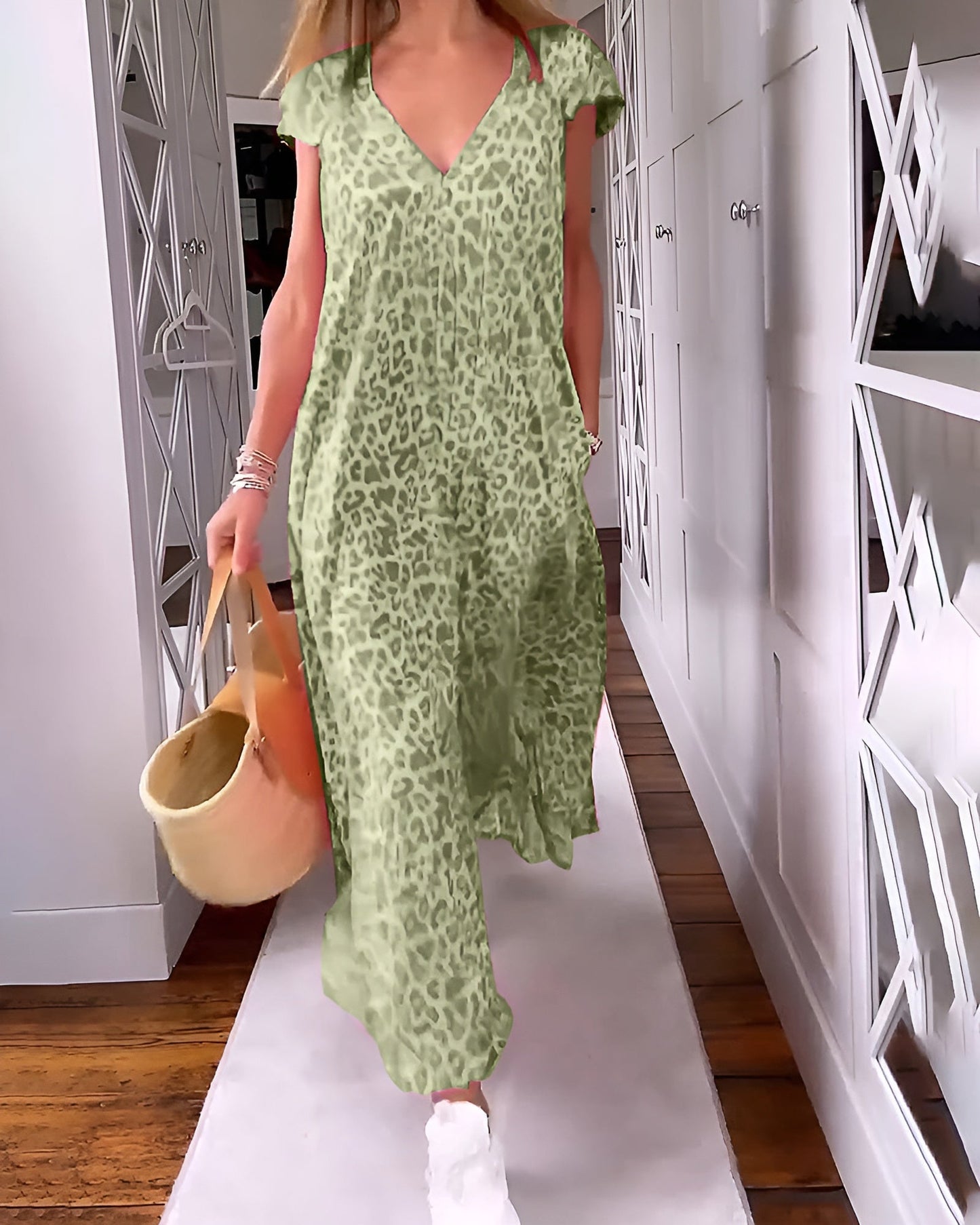 Véronique | Long dress with V-neck, print and short sleeves