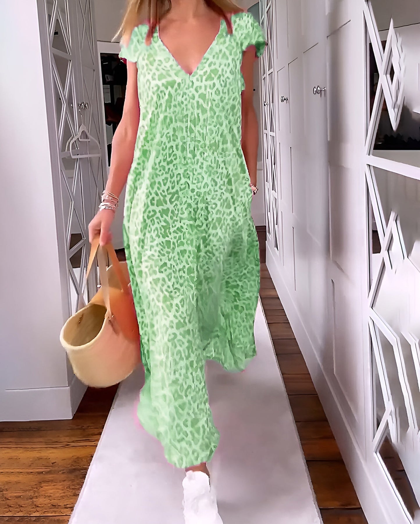 Véronique | Long dress with V-neck, print and short sleeves
