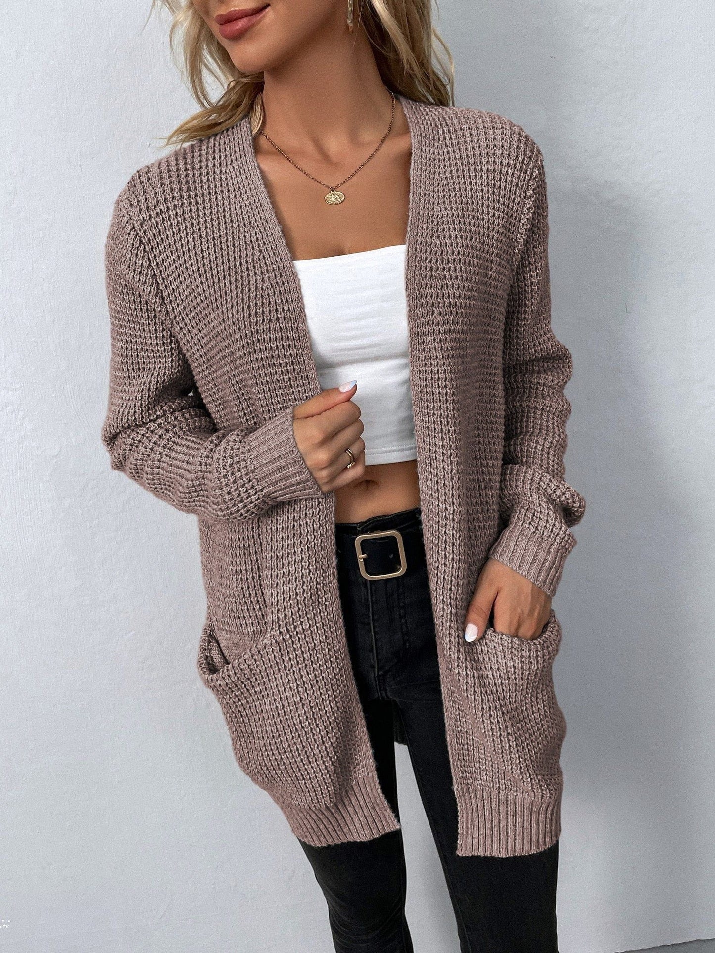 WW | Long-sleeved cardigan made of soft and comfortable knit in a casual style