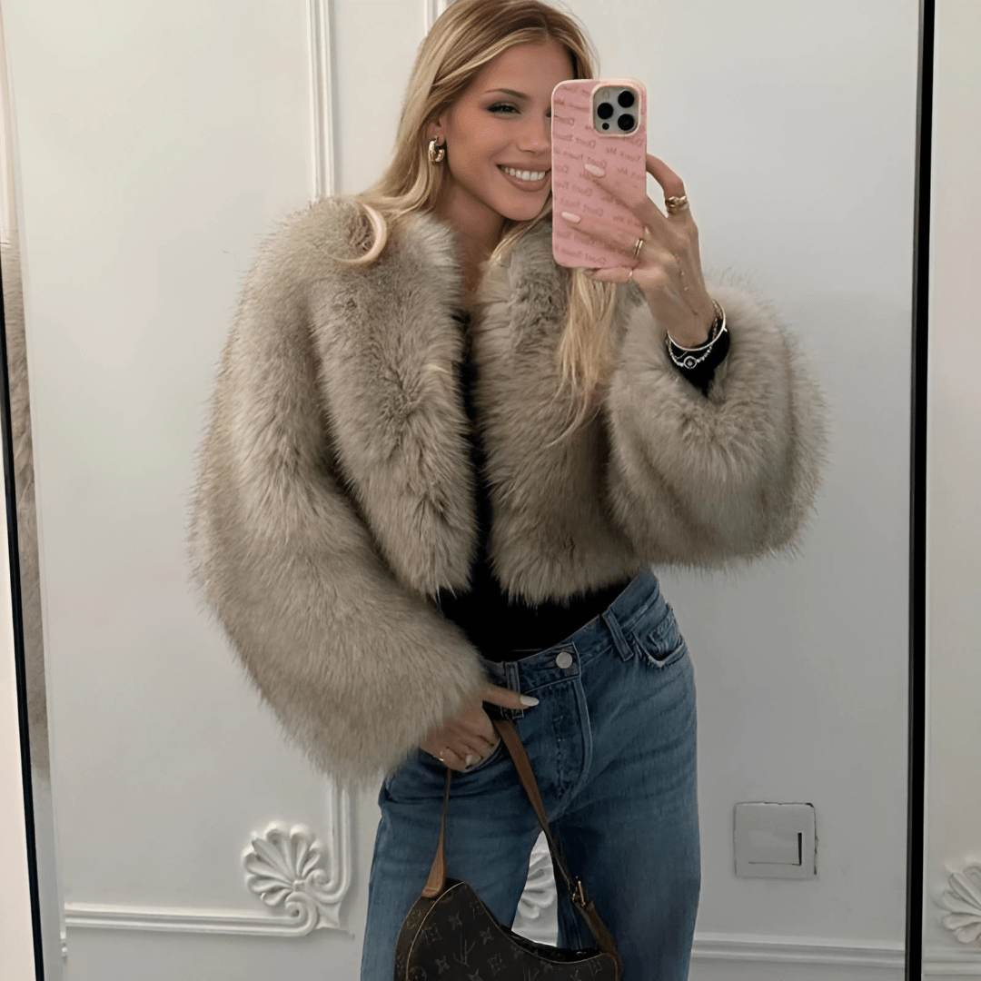 WW | Kurze Jacke aus schwarzem, glamourösem und gewagtem Kunstfell