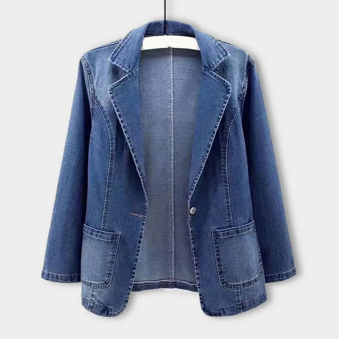 WW | Blazer and casual, trendy jeans and versatile
