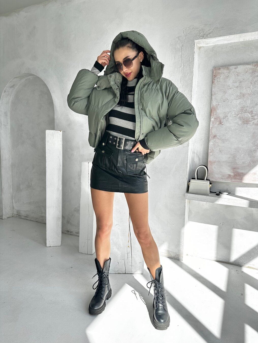 WW | Short quilted jacket with hood in light khaki, warm and trendy