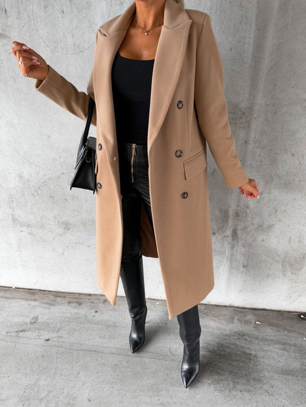 WW | Elegant Long Coat Cream Chic, Structured and Timeless