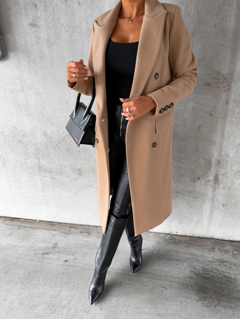 WW | Elegant Long Coat Cream Chic, Structured and Timeless