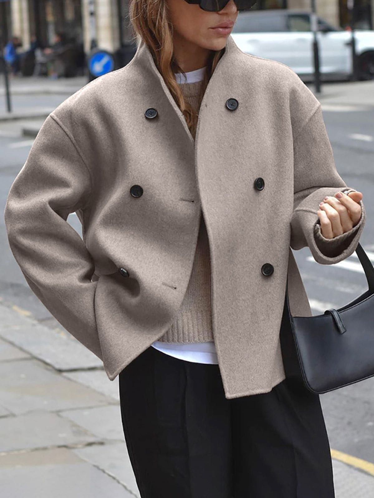 WW | Short coat in structured taupe wool, fashionable