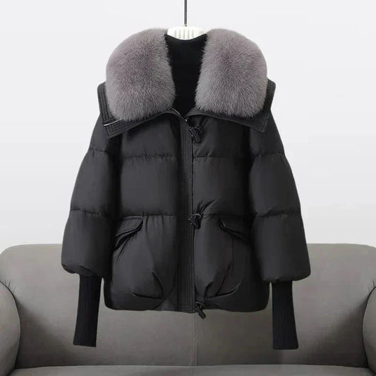 WW | Short black down jacket with elegant and ultra-warm fur collar